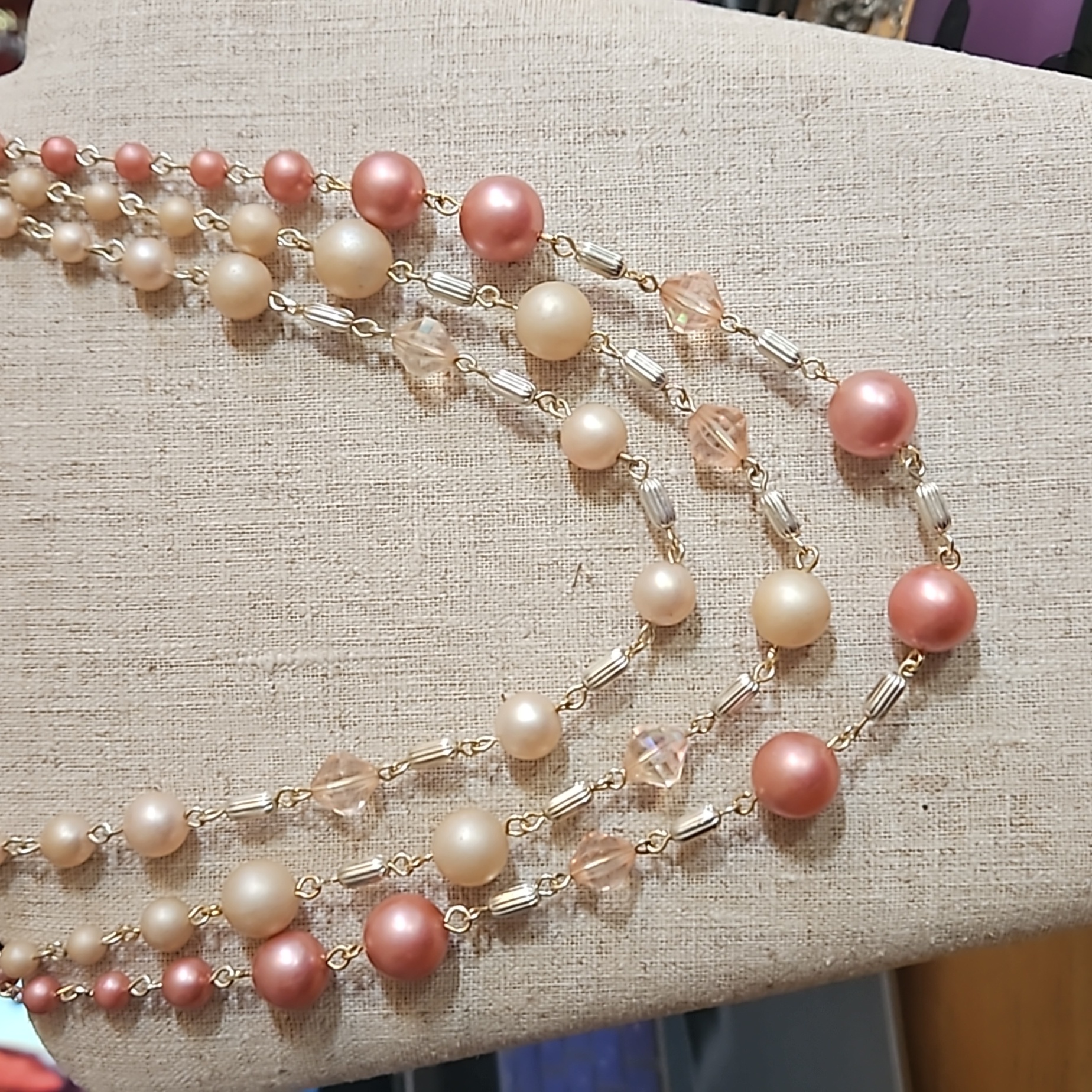 Beautiful Vintage 1950s Peach 3 Strand Beads With Matching Earrings